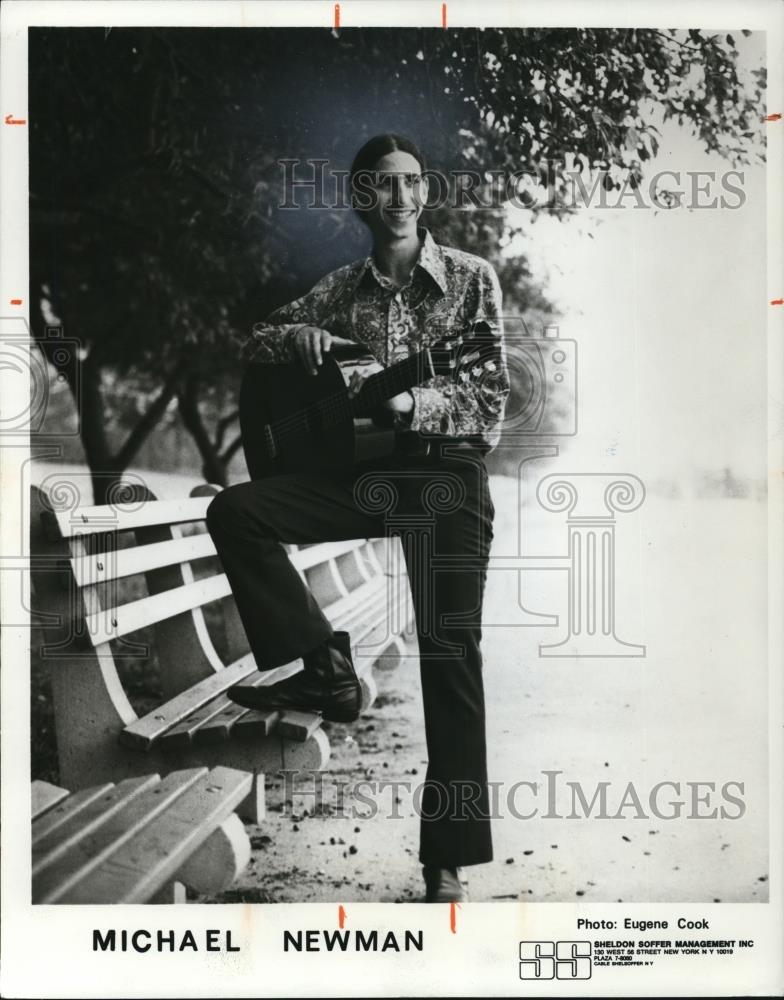 1976 Press Photo Michael Newman Musician Guitarist - cvp46959 - Historic Images