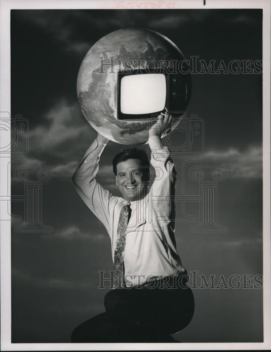 Press Photo Fred Roggin Roggin's Heroes - cvp72089 - Historic Images