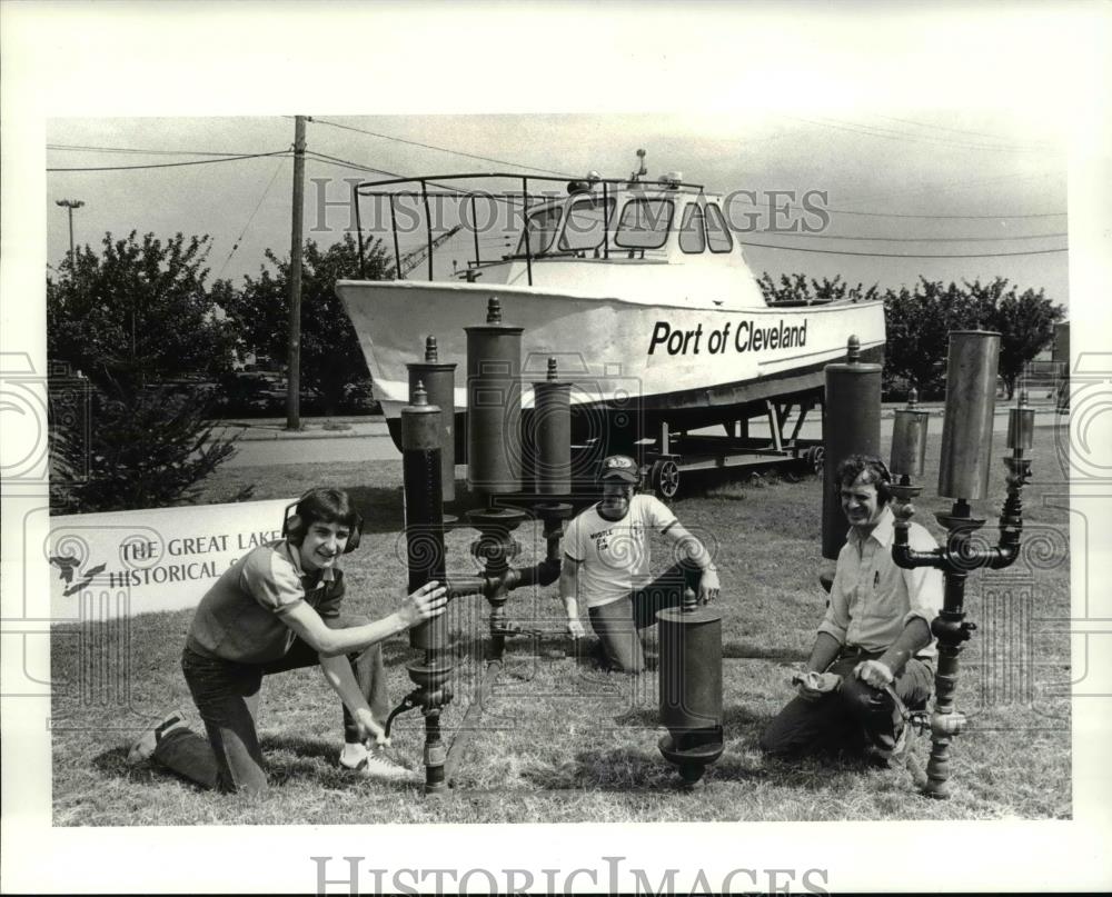 1984 Press Photo Robert Miller with Tom Miller &amp; Bob Chuck at Weekend of Ships - Historic Images
