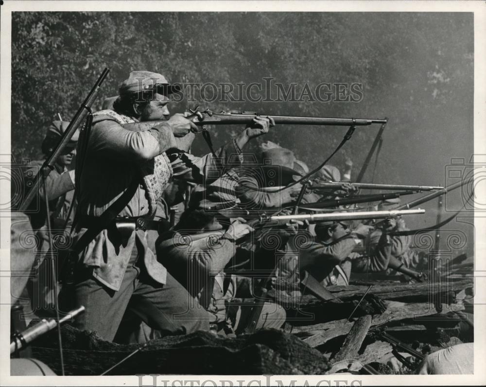 1972 Press Photo The Blue And The Gray - cvp57511 - Historic Images