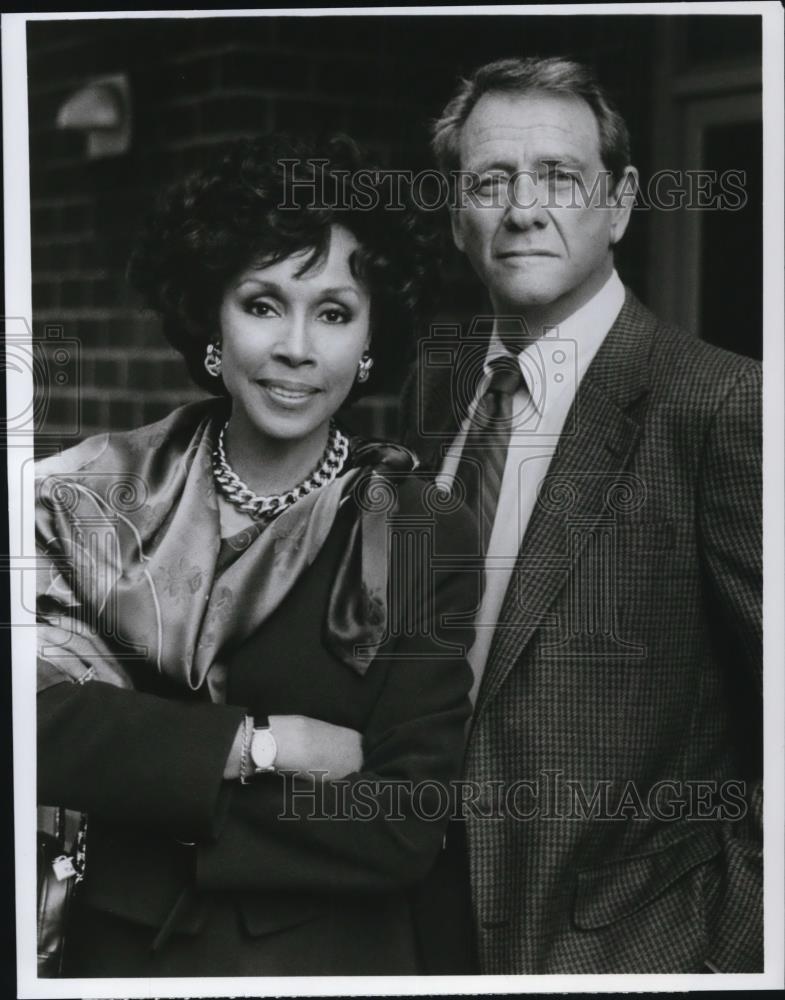 1989 Press Photo Diahann Carroll &amp; Richard Crenna in Murder in Black &amp; White - Historic Images
