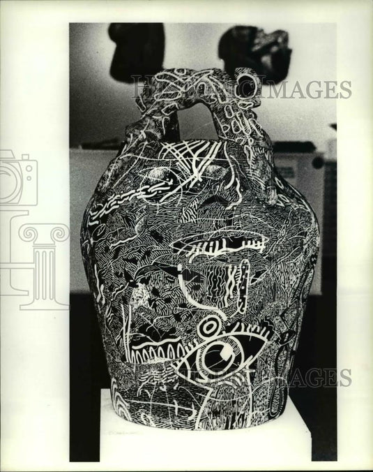 1984 Press Photo DBG Gallery Pottery - cva67055 - Historic Images