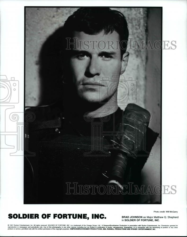 1997 Press Photo Brad Johnson as Mar. Matthew Shepherd in Soldier of Fortune Inc - Historic Images