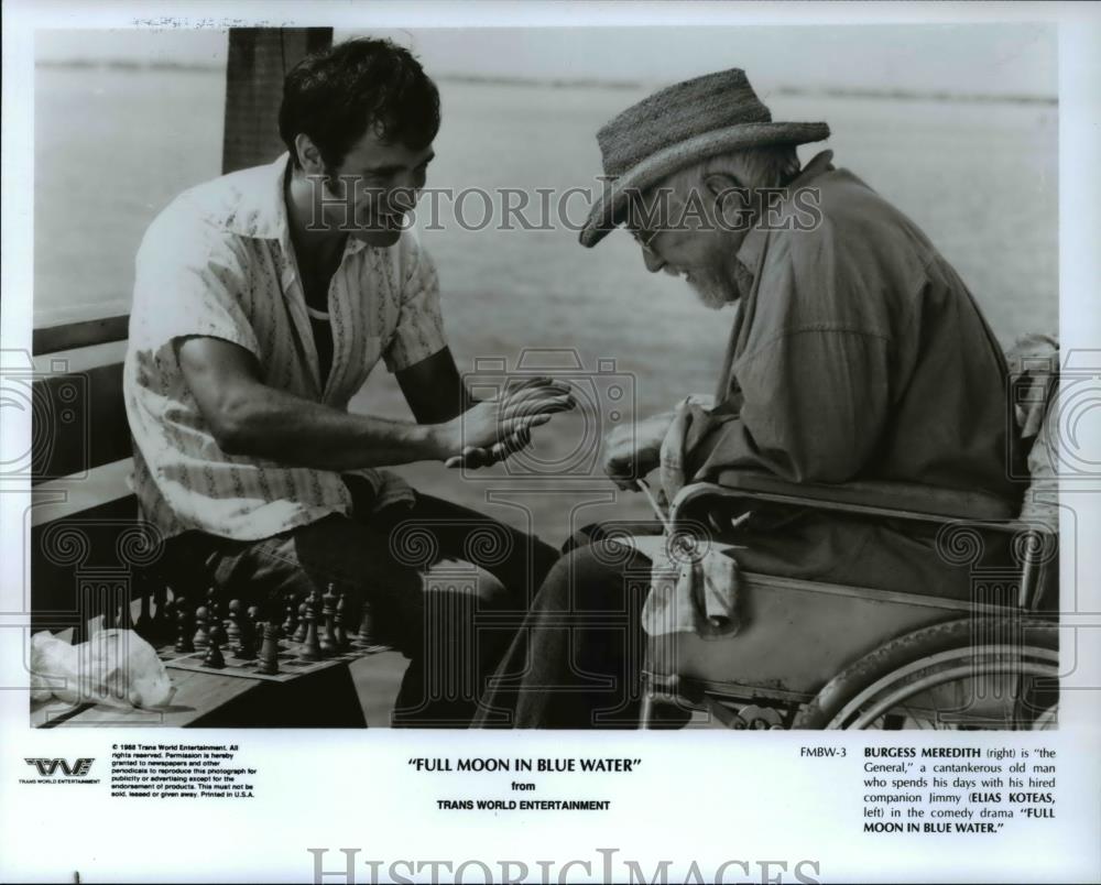 1989 Press Photo Full Moon In Blue Water Burgess Meredith Elias Koteas - Historic Images