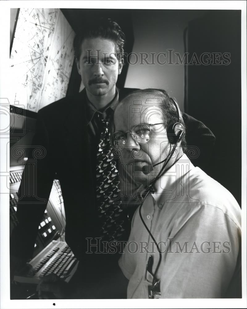 Undated Press Photo Eric Stoltz and Charles Martin Smith star in Blackout - Historic Images