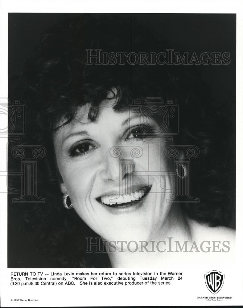 1992 Press Photo Linda Lavin stars in Room for Two - cvp68519 - Historic Images