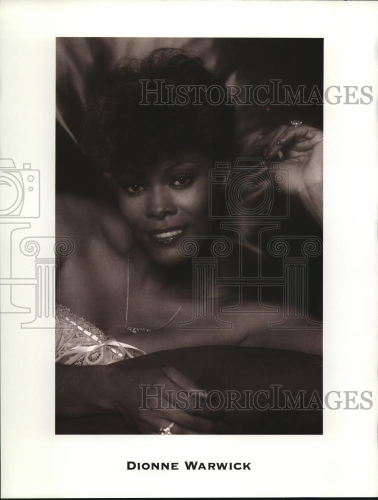 1999 Press Photo Dionne Warwick R&amp;B Pop Singer and Songwriter - cvp73513 - Historic Images