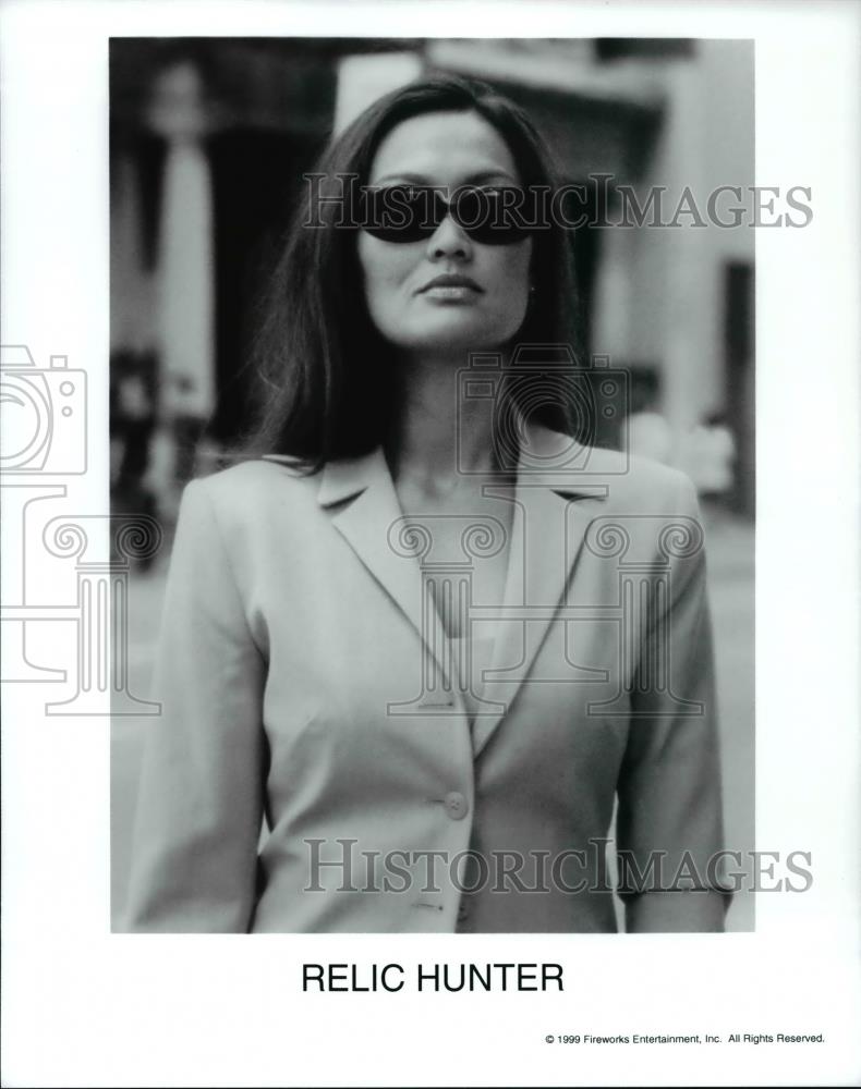 1999 Press Photo Scene from Relic Hunter - cvp70264 - Historic Images