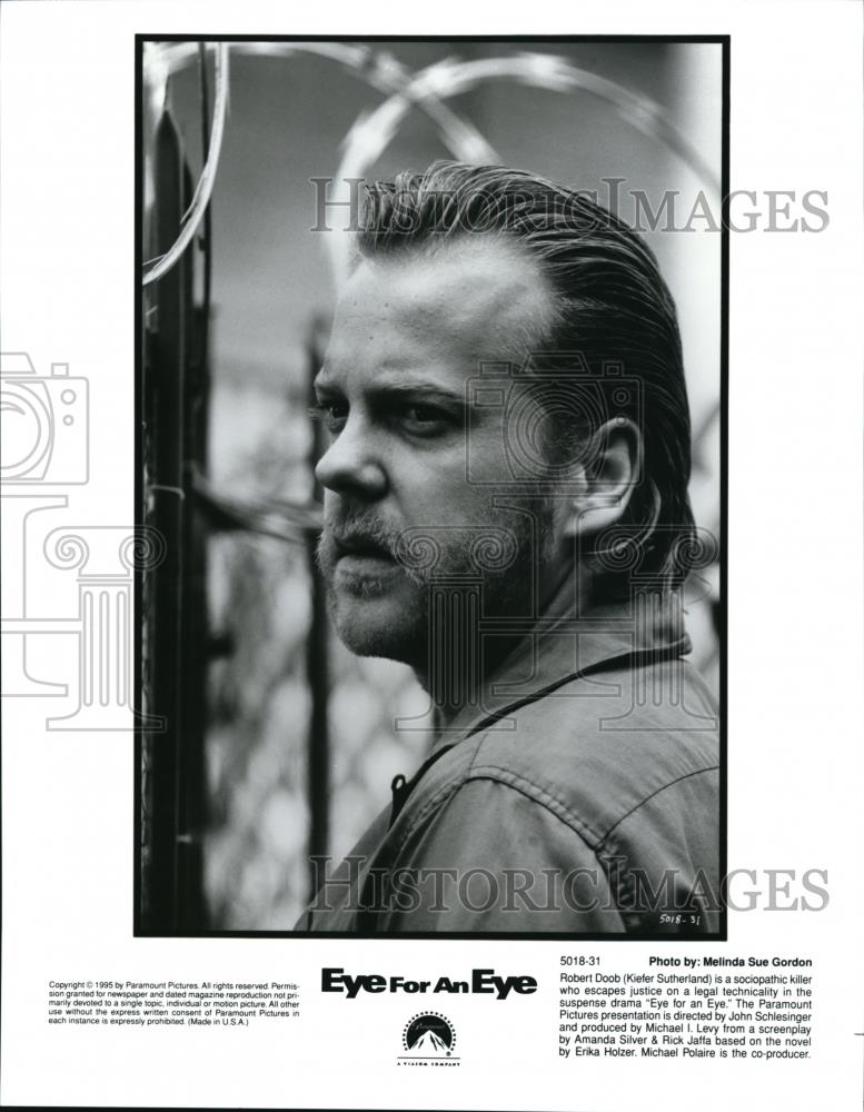 1995 Press Photo Kiefer Sutherland as Robert Doob in Eye For An Eye - cvp42095 - Historic Images