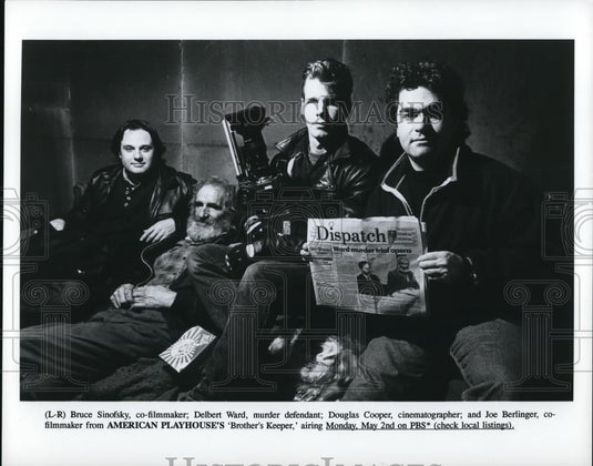 1992 Press Photo Bruce Sinofsky, Delbert Ward & Cast of Brother's Keeper - Historic Images