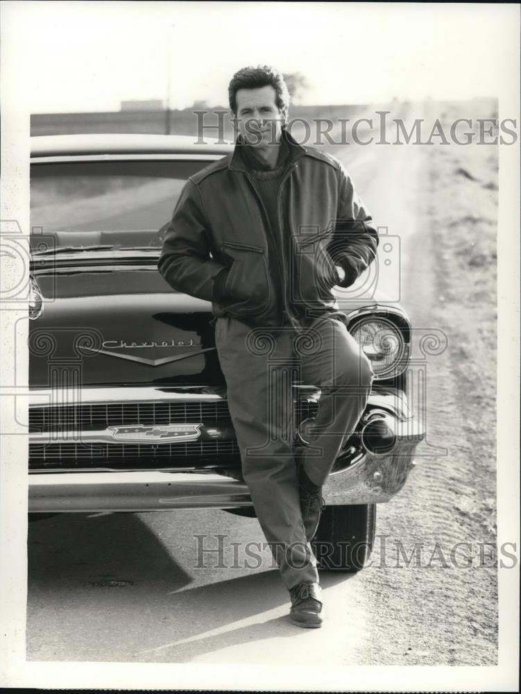 1987 Press Photo James Naughton Traveling Man - cvp58964 - Historic Images