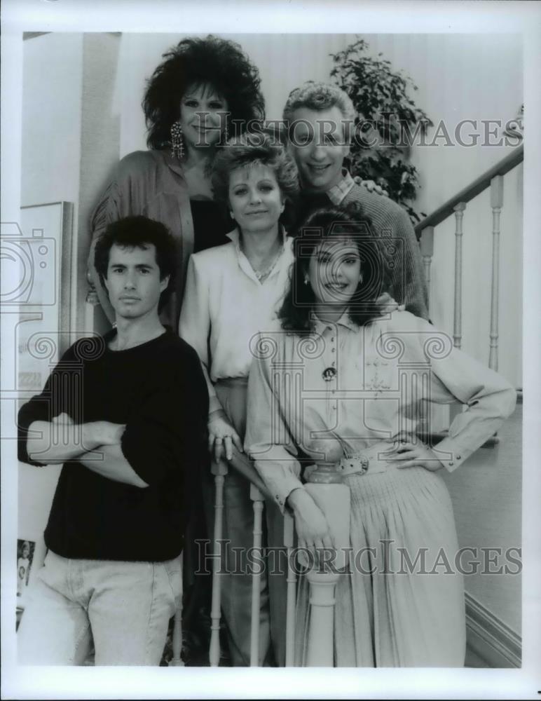 1987 Press Photo Patty Duke, Lewis Smith &amp; Cast of Karen&#39;s Song - cvp69452 - Historic Images