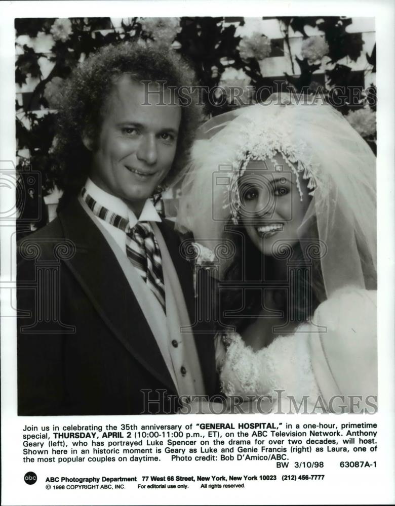 1998 Press Photo Anthony Geary and Genie Francis star in General Hospital - Historic Images
