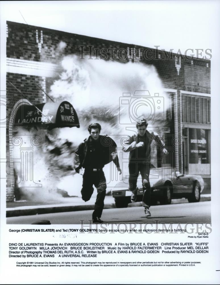 1993 Press Photo Christian Slater and Tony Goldwyn in "Kuffs" - cvp51853 - Historic Images