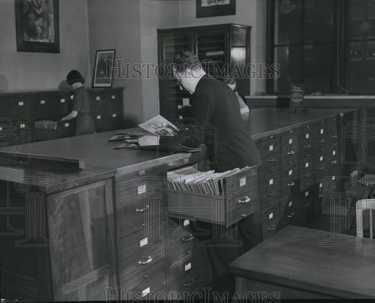 1940 Press Photo Reproductions of famous paintings at the Fine Arts division - Historic Images