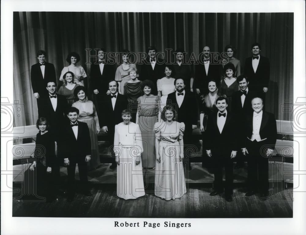1996 Press Photo Musical group Robert Page Singers - cvp53567 - Historic Images