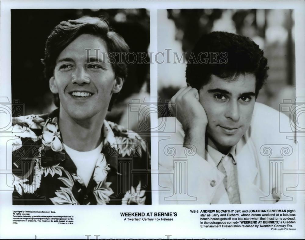 1990 Press Photo Andrew McCarthy and Jonathan Silverman in "Weekend At Bernies" - Historic Images