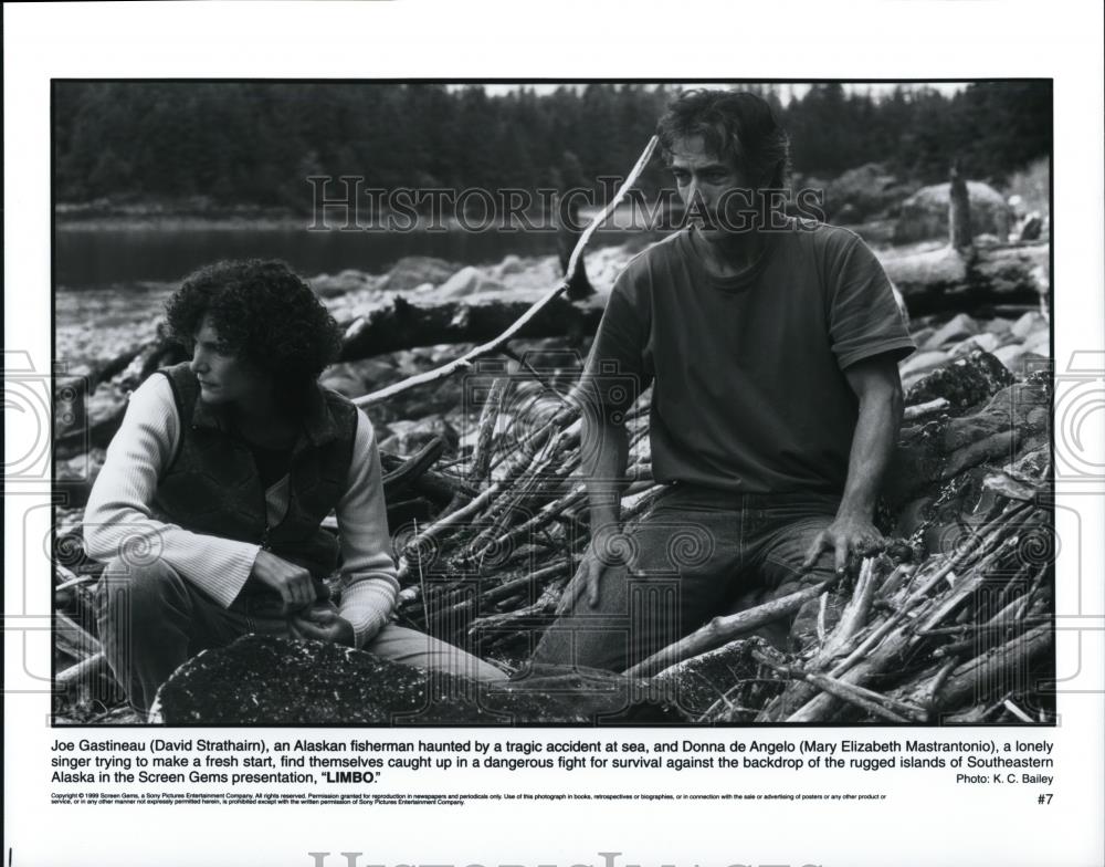 1996 Press Photo David Strathaim Mary Elizabeth Mastrantonio In Limbo - Historic Images