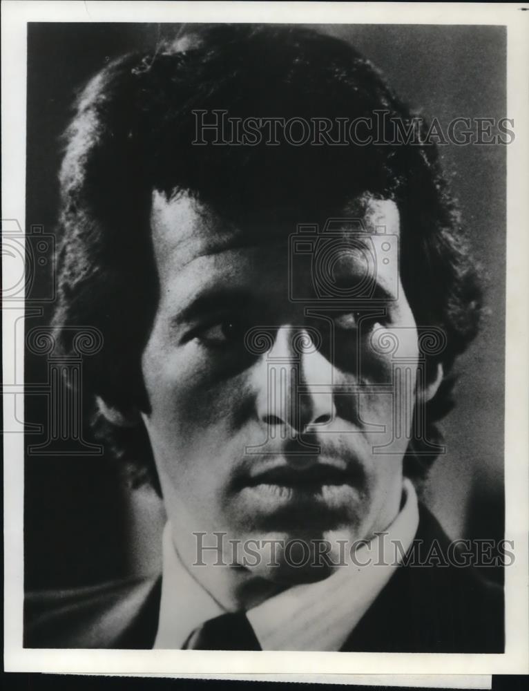 1977 Press Photo James Naughton On Our Own - cvp58966 - Historic Images