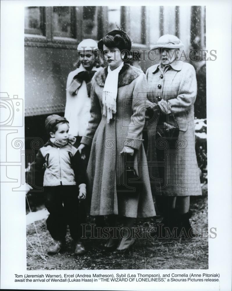 Press Photo Skouras Pictures presents The Wizard Of Loneliness with Lea - Historic Images