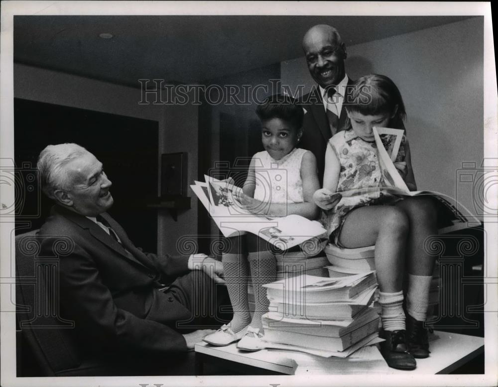 1968 Press Photo PD&#39;s Thomas Guthrie, Vanessa baker, Raplh Findlay and Greenlee - Historic Images