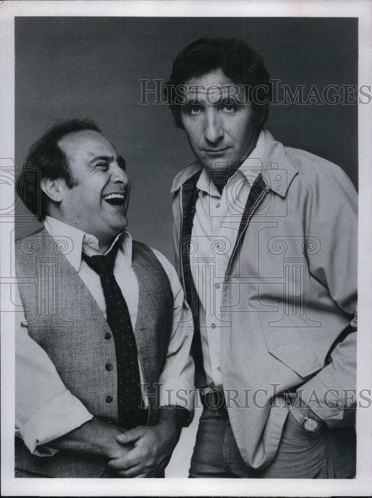 1979 Press Photo Judd Hirsch and Danny DeVito star in Taxi - cvp51178 - Historic Images