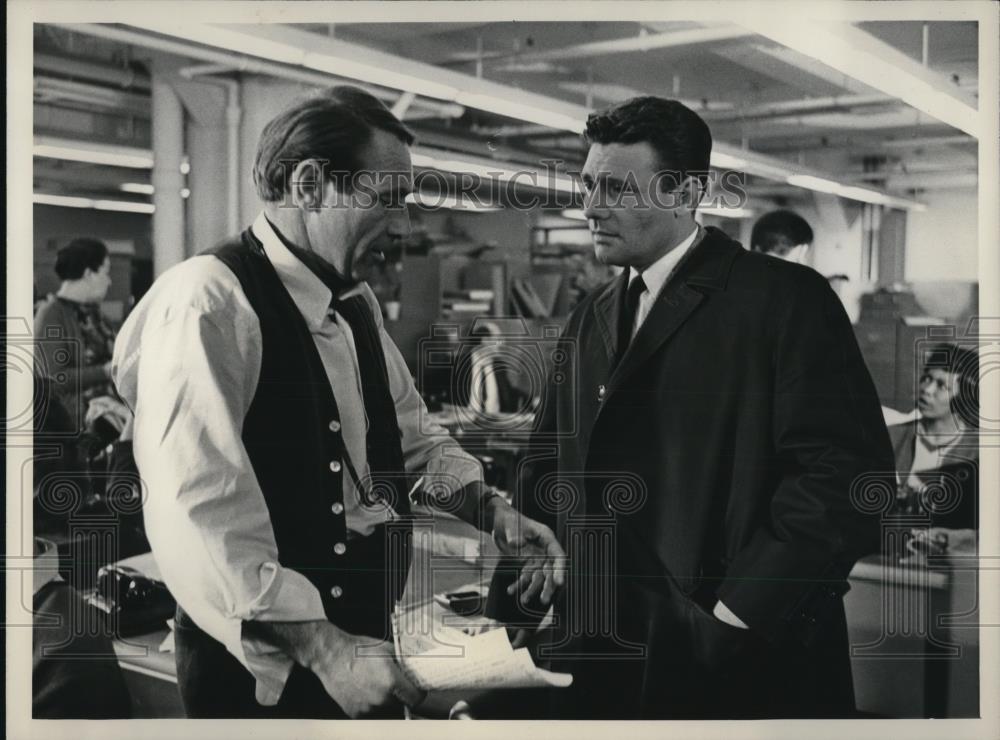 1964 Press Photo Gary Merrill Harry Guardino &quot;The Reporter&quot; - cvp51480 - Historic Images