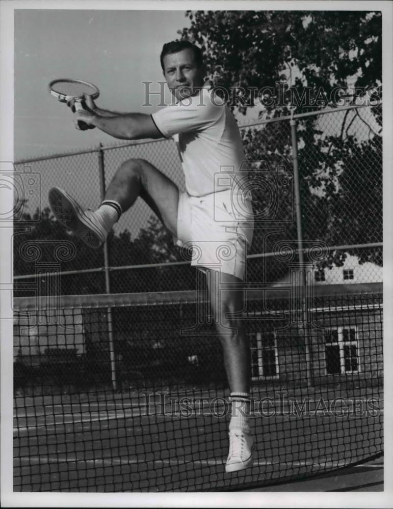 1964 Press Photo Georgia Governor Carl Sanders Playing Tennis - Historic Images