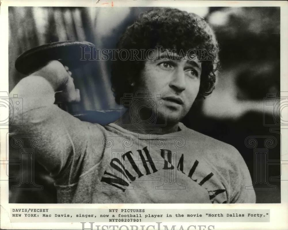 1979 Press Photo Mac Davis stars in North Dallas Forty - cvp46025 - Historic Images