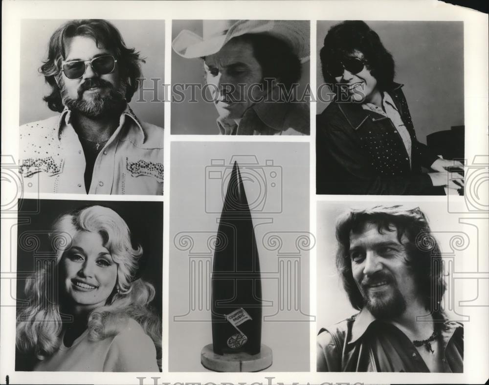 1977 Press Photo Walon Jennings in Country Music Association Awards - cvp50712 - Historic Images