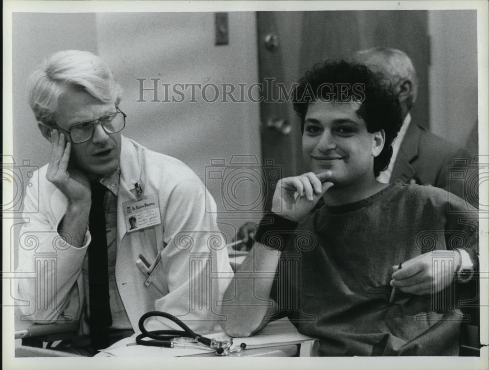 1985 Press Photo Howie Mandel Ed Begley Jr St Elsewhere - cvp51088 - Historic Images