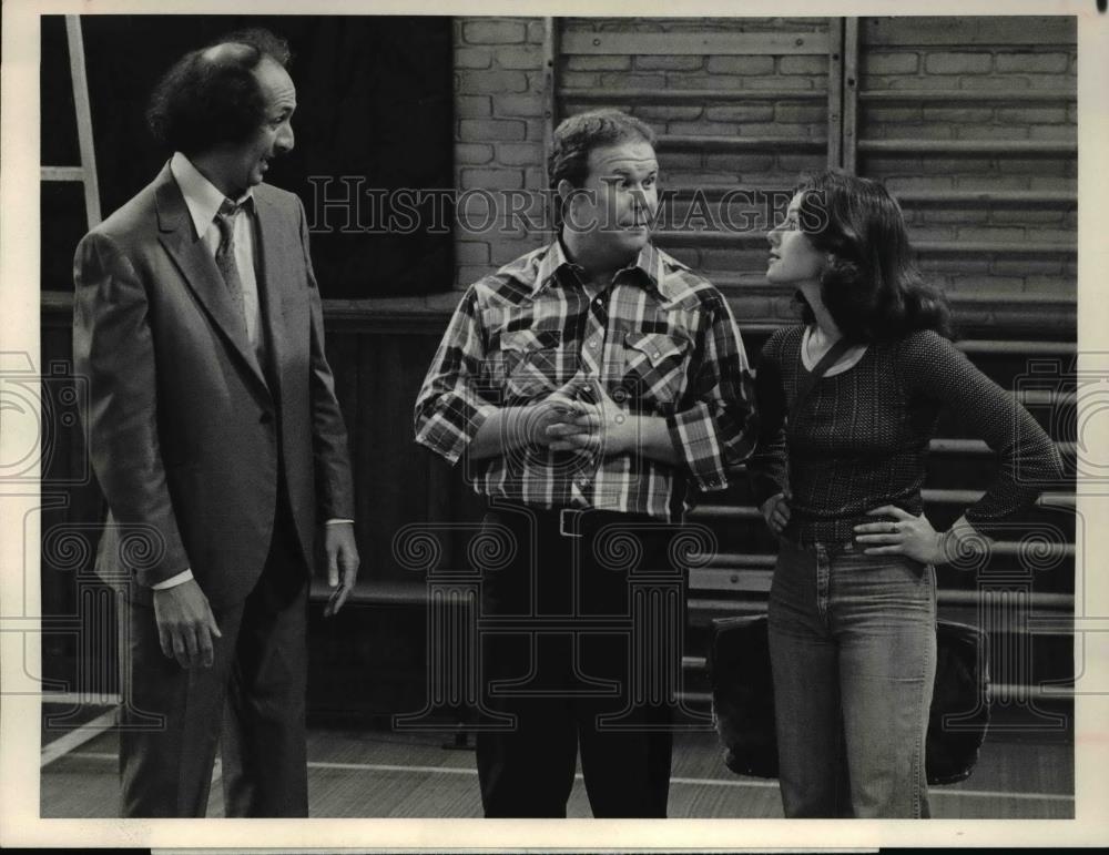 1977 Press Photo Dick Libertini Ned Beatty and Debra Winger in Szysznyk - Historic Images