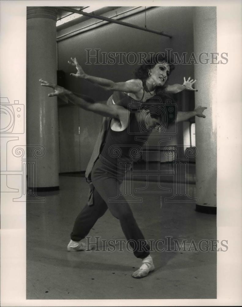 1992 Press Photo Mary Verdi-Fletcher &amp; Todd Goodman of Cleveland Ballet&#39; Dancing - Historic Images