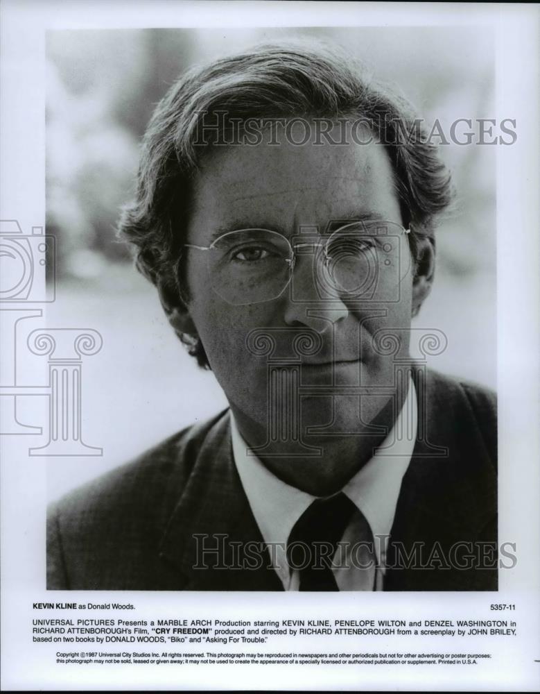 1987 Press Photo Kevin Kline in Cry Freedon - cvp75414 - Historic Images