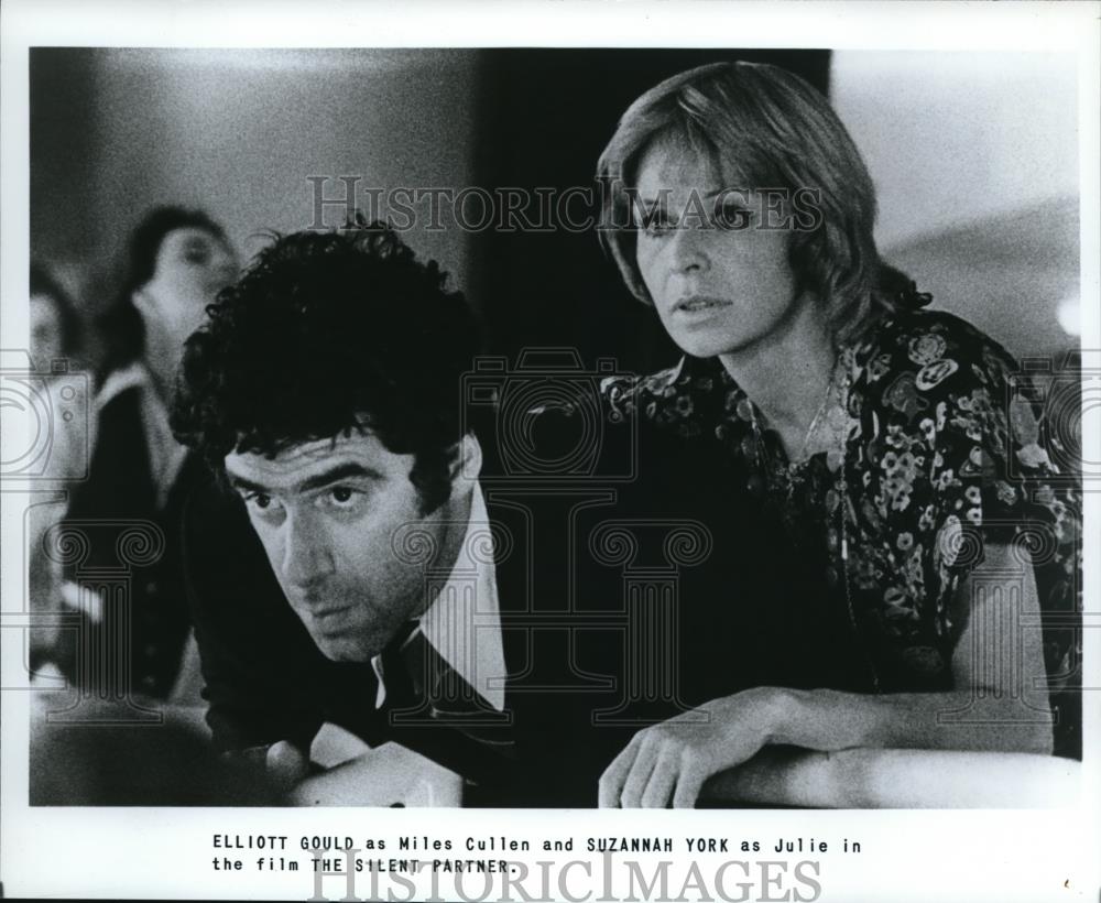 1979 Press Photo Elliott Gould and Suzanne York star in The Silent Partner - Historic Images