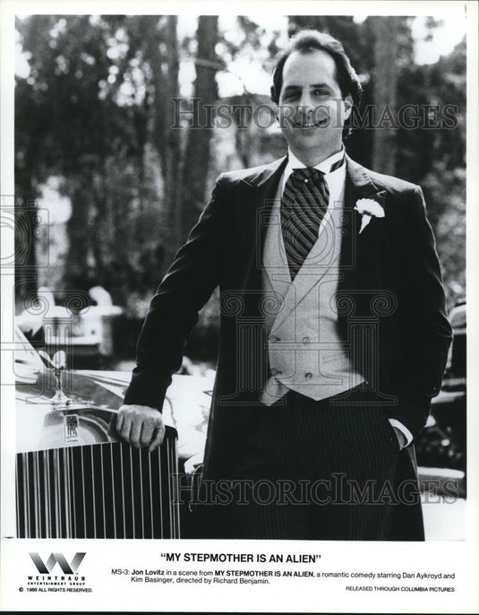 1988 Press Photo Jon Lovitz in My Stepmother is an Alien  - cvp52262 - Historic Images