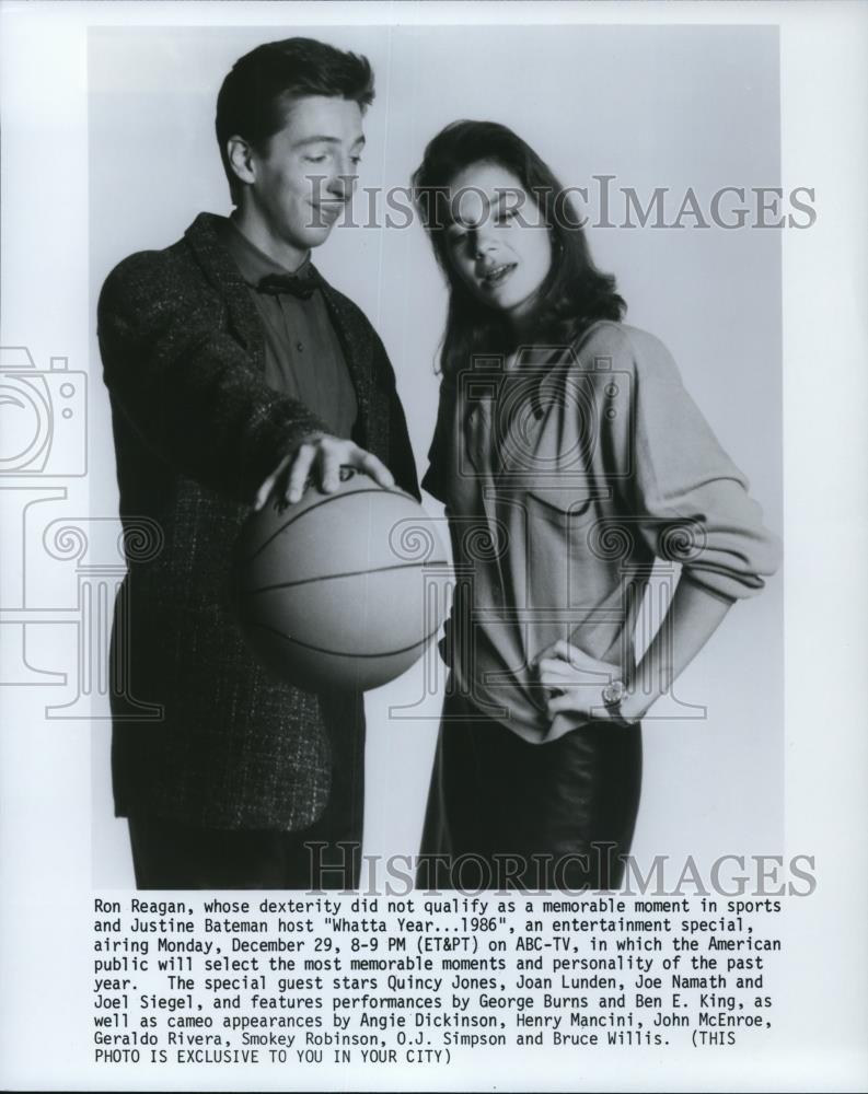 1986 Press Photo Ron Reagan and Justine Bateman host Whatta Year 1986 - Historic Images