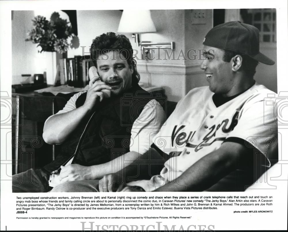1995 Press Photo Kamal &amp; Johnny Brennan in The Jerky Boys - cvp57288 - Historic Images