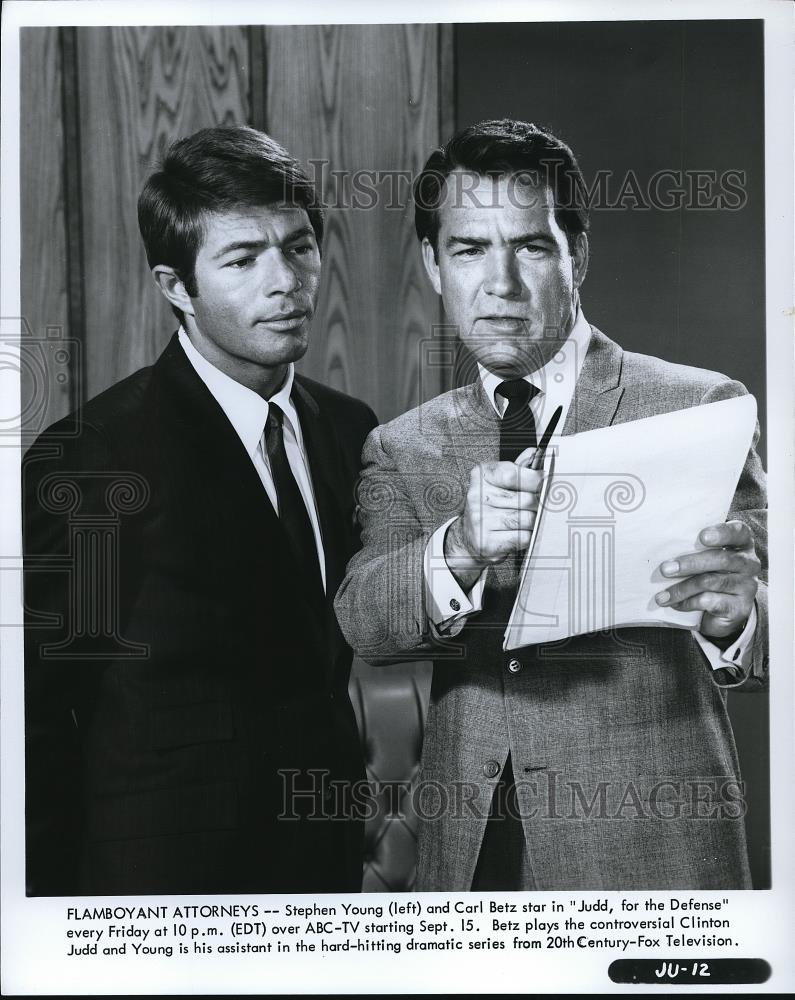 1967 Press Photo Stephen Young Carl Betz in Judd for the Defense - cvp68873 - Historic Images