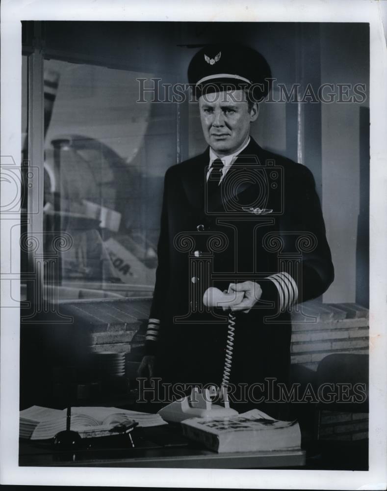1973 Press Photo Van Johnson in The Doomsday Flight - cvp51957 - Historic Images