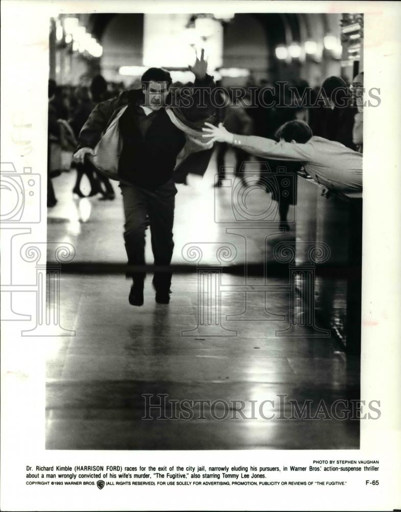 1993 Press Photo Harrison Ford stars in The Fugitive action movie film - Historic Images