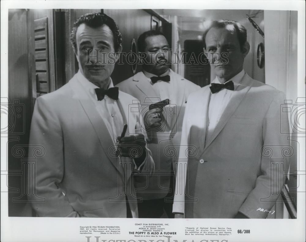 1968 Press Photo Gilbert Roland & Harold Sakata in The Poppy is Also a Flower - Historic Images