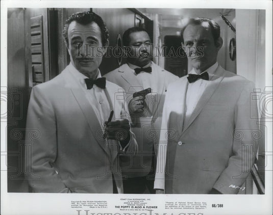 1968 Press Photo Gilbert Roland & Harold Sakata in The Poppy is Also a Flower - Historic Images