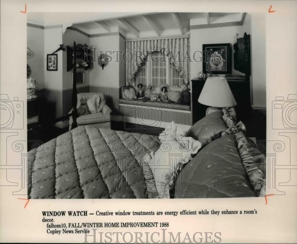 1988 Press Photo Window Watch- Creative window treatment are energy efficient - Historic Images