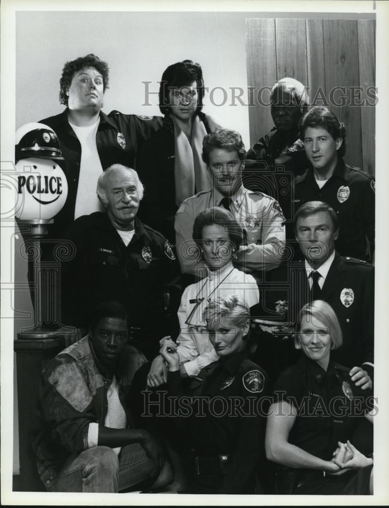 1985 Press Photo The Last Precinct Rick Ducommum Pete Wilcoz Hank Rollkie - Historic Images