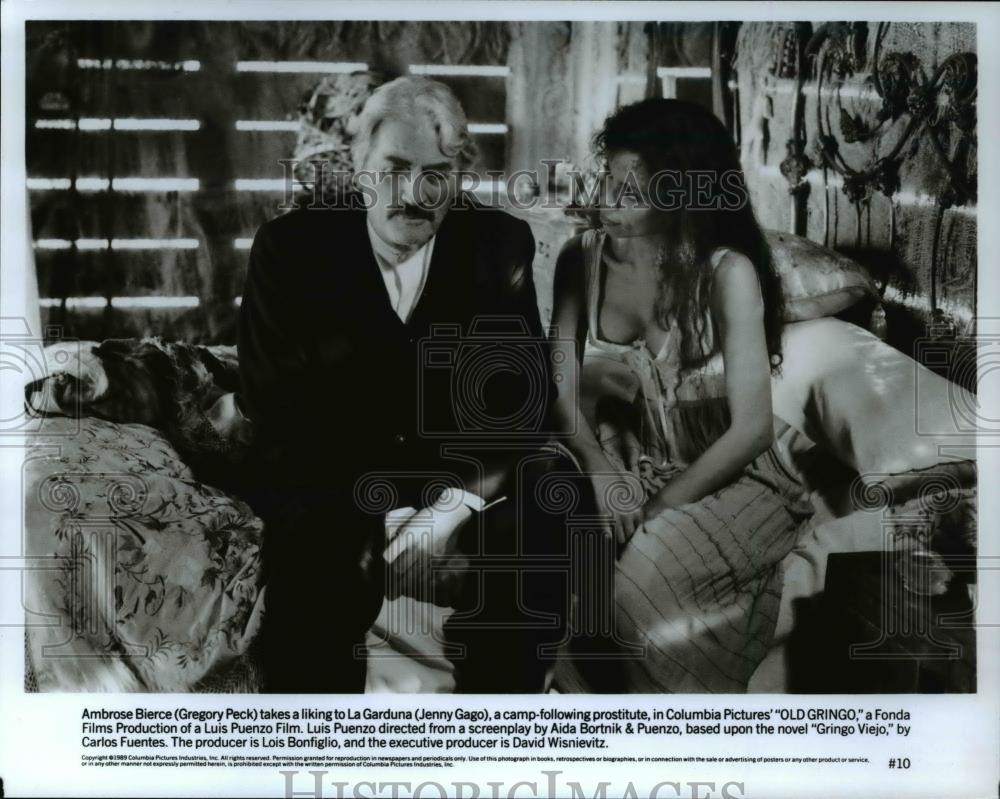1989 Press Photo Gregory Peck and Jenny Gago in Old Gringo - cvp45112 - Historic Images