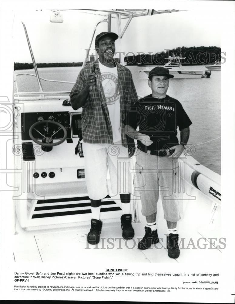 1997 Press Photo Danny Glover and Joe Pesci star in Gone Fishin - cvp42398 - Historic Images