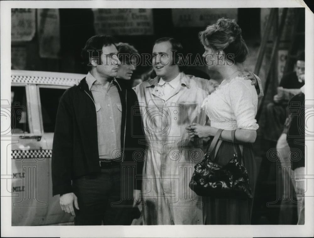 1979 Press Photo Judd Hirsch Andy Kaufman and Susan Kellerman in Taxi - Historic Images