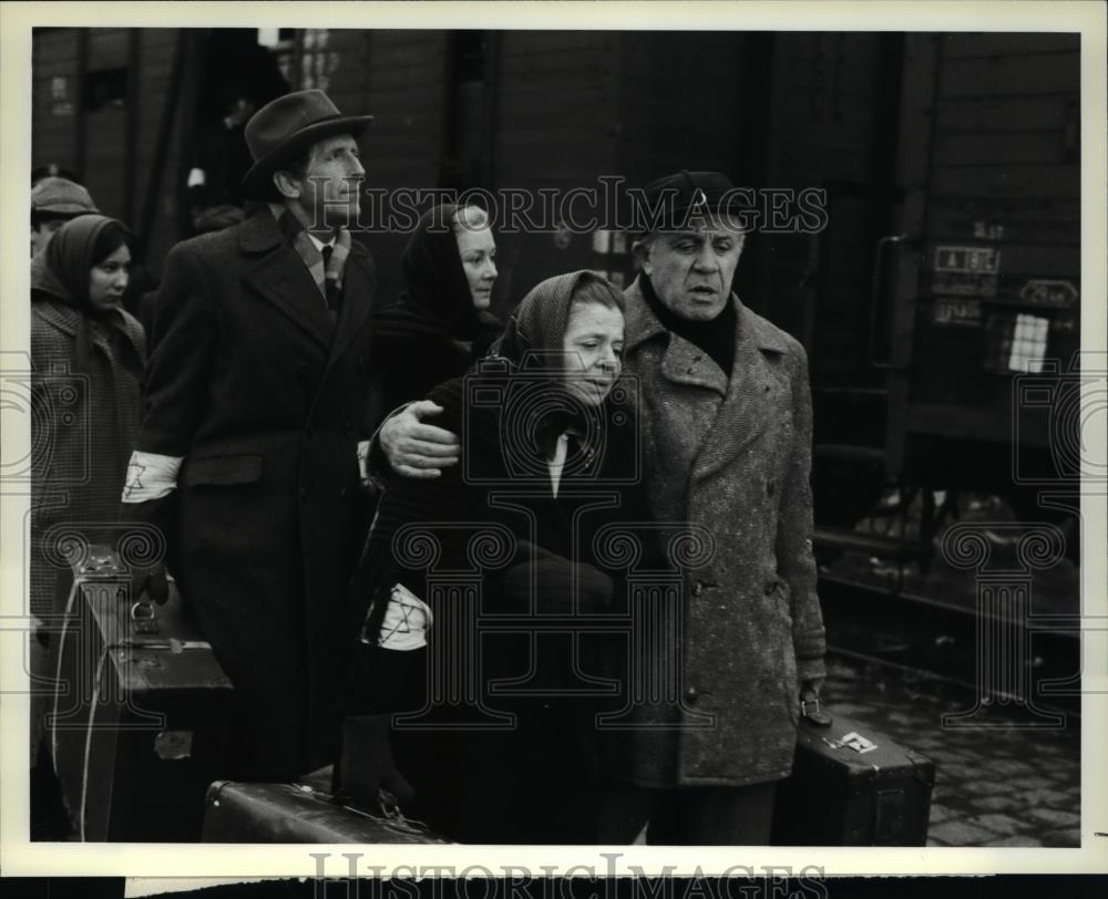 1978 Press Photo Fritz Weaver Rosemary Harris Kate Jaenicke Holocaust - Historic Images