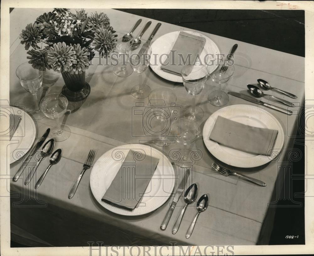 1946 Press Photo Stainless Steel Flatware Gleams Like Silver - Historic Images